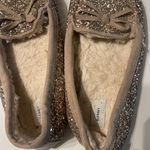 Old Navy Women’s Size 10 Silver Glitter Slippers Photo 6