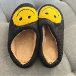 None Smiley face Fuzzy Slippers, size Large 8/9US, wide width Photo 1