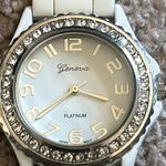 Geneva Platinum women’s silicon‎ white/silver adjustable watch White Photo 3