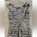 Adrianna Papell  Women’s Dress Gray‎ Tiered Ruffle Short Sleeve Formal Size 6 Photo 3