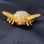 Joan Rivers  Vintage Swarovski Crystal Bee Brooch, 1980’s,‎ Rare Photo 1