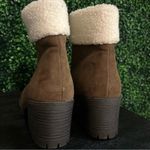 Bella Vita  Sherpa Cable Lug Faux Suede Fleece Lined Ankle Bootie 7 NEW Photo 4