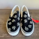 Vans Classic Slip On Circle V Unisex Shoe Size 9 or 7.5 #029 Photo 1