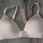SKIMS Wireless Form Tshirt Bra Sz 32b New With Flaw Photo 0
