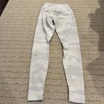 Alo Yoga  High Waist Vapor Legging in White Camouflage | XS Photo 5
