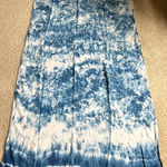 Blue and White Tie Photo 0