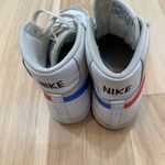 Nike  Blazers Sz 7Y trainers hightops sneakers shoes Photo 1