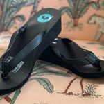 Airwalk New  Black Slight Wedge Women’s Sandals Flip Flops Size 10 Photo 0