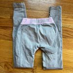 Gymshark  light gray and pink leggings size XS Photo 2
