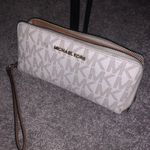 Michael Kors White Leather Wallet Photo 0