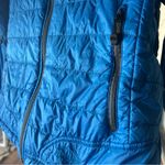 L.L.Bean blue puffer jacket top long sleeve with pockets women’s large Photo 4