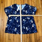 Bloomchic  NWT Women's Blue Floral Short Sleeve Zip Front Blouse Size 18-20 Photo 4
