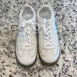 Womens Round Toe Low Top Classic Lace Photo 3