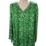 Michael Kors V Photo 0