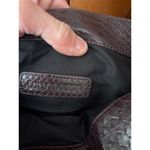 Lulu Dharma wine snakeskin boxy bucket bag Photo 4