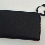 DKNY Wallet Photo 0