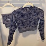 evolve camo seamless long sleeve crop top and shorts set Photo 2