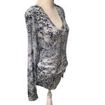 Sheplers Beautiful Patterned Women's Long Sleeve Blouse in Blue and White Bling Size L Photo 3