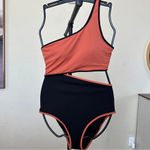 Victoria's Secret Victoria Secret Cutout One-Piece Swimsuit‎ NWOT color block Photo 2