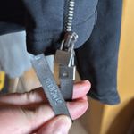 Gymshark  Cropped Hoodie Black Pull Over Sweatshirt Zipper Accents Size Medium Photo 12