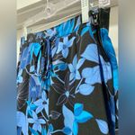 Sag Harbor VTG 80s 90s Black & Blue Tropical Floral Knee-Length Skirt Photo 1