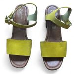 Seychelles  mustard yellow manila leather Photo 1