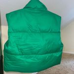 Green Cropped Puffer Vest Photo 3