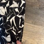 Mario Serrani Women’s Black & White Leaf Print Long Shorts Size 16 Photo 11