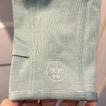 Allbirds NWT  size M. Lightweight 3/4 length shirt pullover.soft and great color! Photo 3