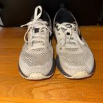 Brooks  revel 5 shoes Photo 3