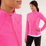 Lululemon  • Forme Jacket Pinkelicious Luon hot pink zip front running workout Photo 1
