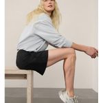 Athleta  12 Brooklyn Mid Rise Skort 16" Size 12 Black Photo 2