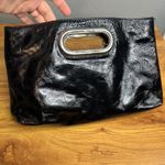 Tasche Black Patent Leather Fold Over Clutch Handbag Silver Tone Oval Handle Photo 5