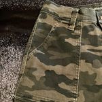 Universal Threads Womens sz2/26 Universal Thread camouflage straight leg jeans Photo 3