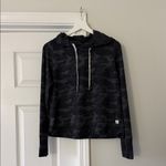 Vuori Woman’s  Halo Essential Hoodie Photo 1