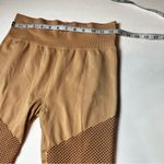 Carbon 38 Womens SZ Medium / Large Light Peach Tan Athletic Leggings Angular Mesh Photo 4