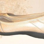 Life Stride  cream colored slip on comfy shoes! Cute design new Photo 4