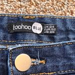 Boohoo  Women’s Plus Size Distressed shorts. Size 20 Photo 5