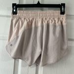 Lululemon  Hotty Hot Short Asym Light Chrome/White sz:4 4” Asymmetrical Photo 3