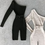 One shoulder green Navy romper Photo 3