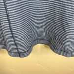 Lululemon  Size 8‎ Turn Around Long Sleeve Blue Gray Striped Thumb Holes Medium Photo 3