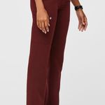 FIGS  Kade Cargo Scrub Pants Photo 1