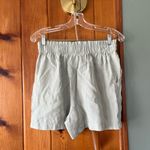 Madewell Seamed Pull-On Paperbag Shorts in Softdrape- Size Small Photo 5