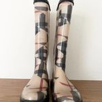 Burberry Round Toe Rubber Rain Boots Beige Women's Size 35 / 5 Photo 5