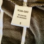 Women’s Striped Cold Photo 3