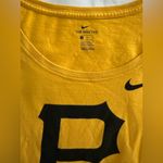 Nike The Tee Pittsburgh Pirates Women's Athletic Cut T-shirt M Yellow Photo 1