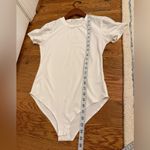 Sheiugu White Short Sleeve Bodysuit size Small Photo 6