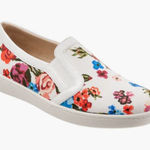 Trotters Womens slip on floral size 10M 10 Blue Photo 0