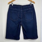 Croft & Barrow  Bermuda Length Stretchy Jean Shorts Women’s Size 16 Photo 1
