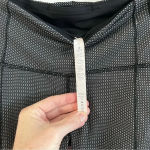Lululemon B124  Black And Silver Reflective Full Length Leggings Size 6 Photo 3